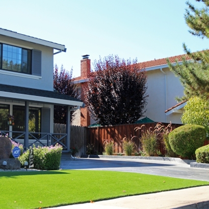 Putting Greens & Synthetic Lawn for Your Backyard in Fillmore, California