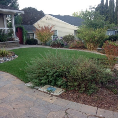 Synthetic Lawns & Putting Greens in Vincent, California